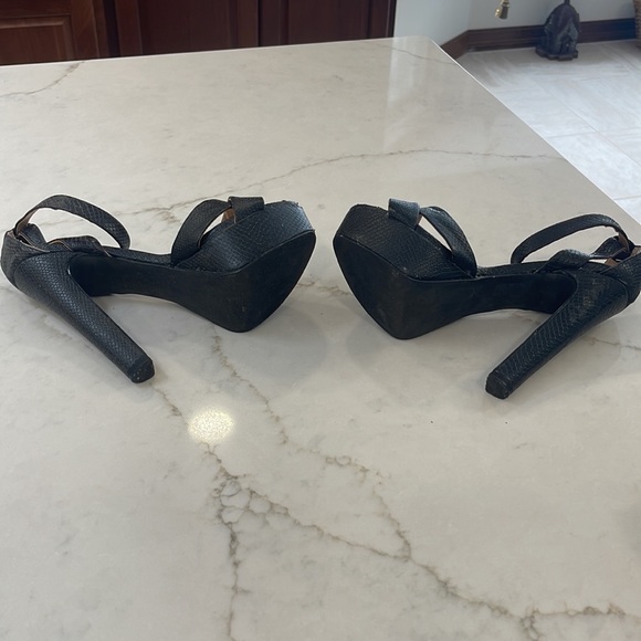 Colin Stuart Faux Snakeskin Platform Sanfals - Picture 4 of 6